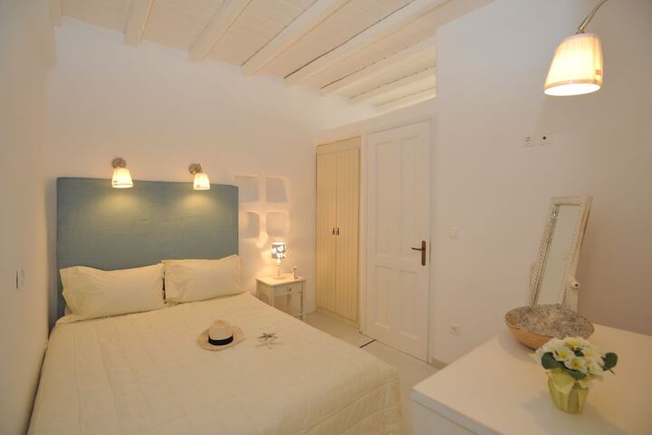 Room 3 of 87