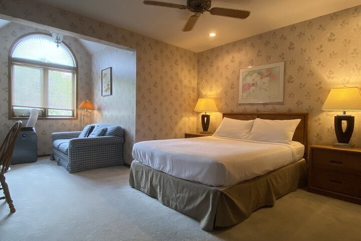 Room 5 of 32