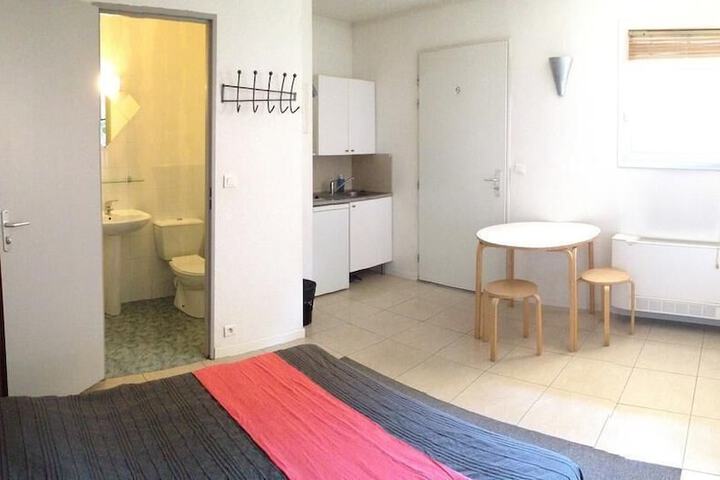 Room 2 of 8
