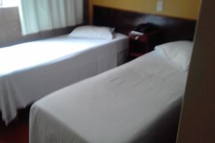 Room 13 of 26