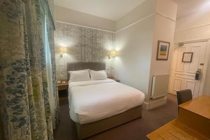 Room 14 of 36