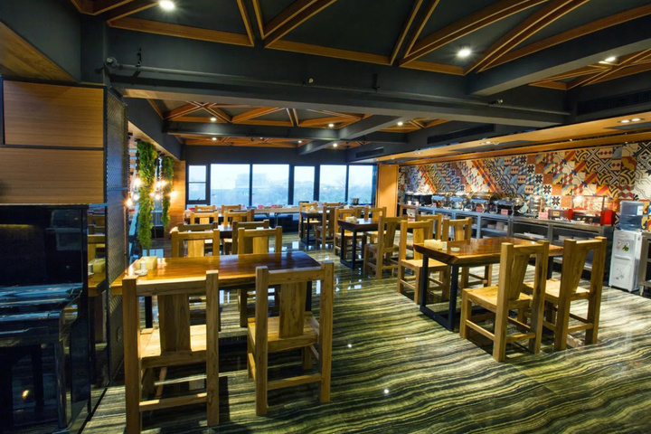 Dining 14 of 15