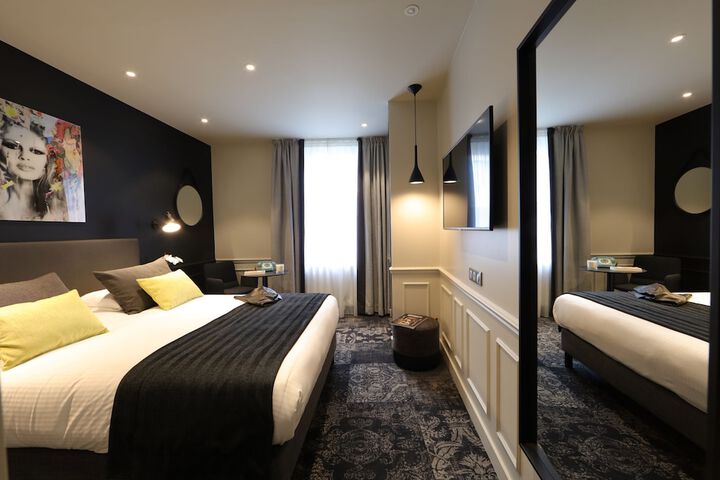 Room 11 of 42