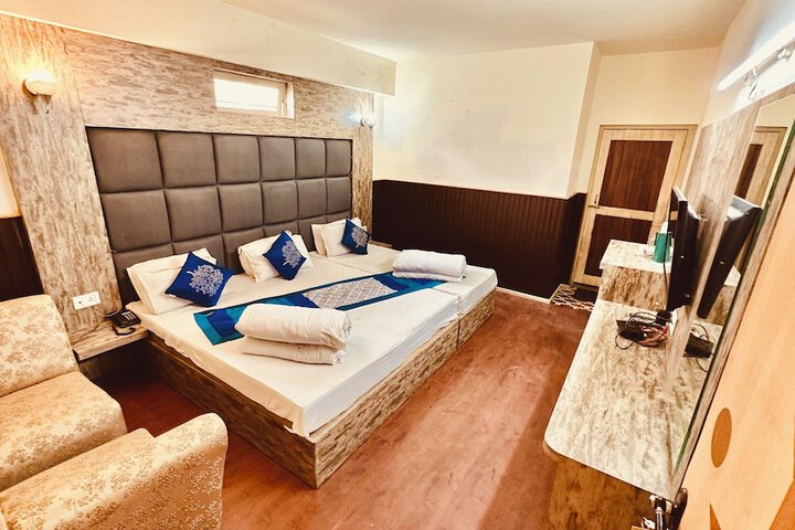 Room 8 of 40