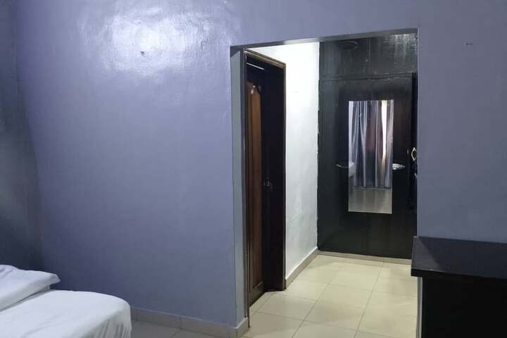 Room 9 of 41
