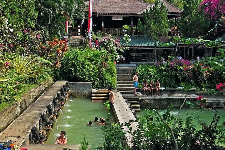 Hotel Pool