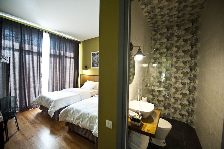 Room 10 of 52