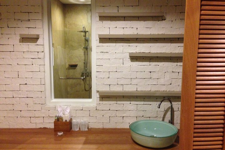 Room 21 of 48