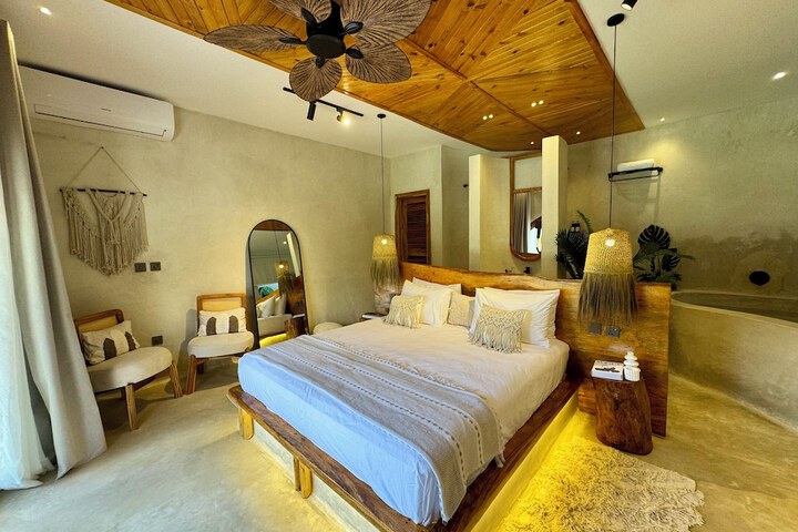 Room 5 of 70