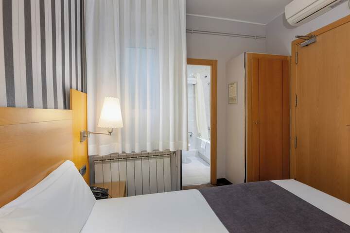 Room 30 of 73