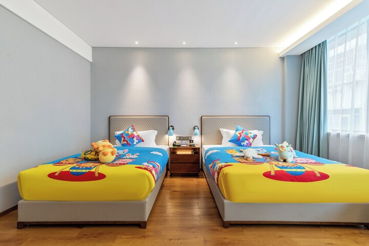 Room 13 of 53