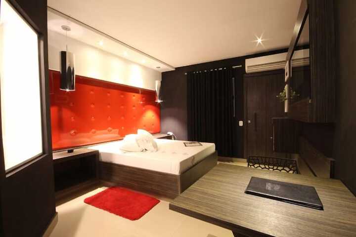 Room 8 of 61