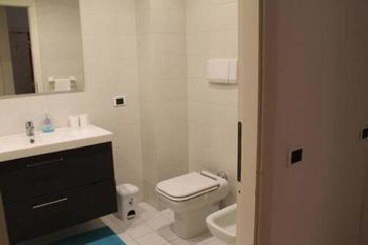 Room 2 of 61