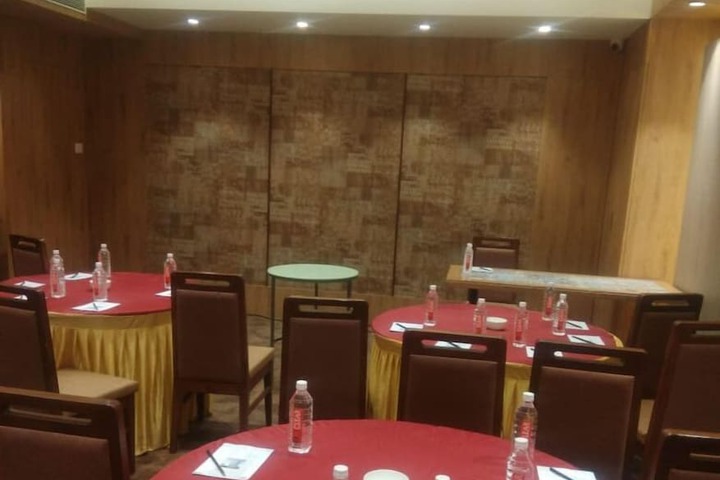 Ballroom/Hall 61 of 71