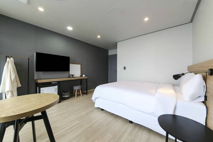 Room 5 of 35