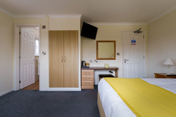Room 11 of 73