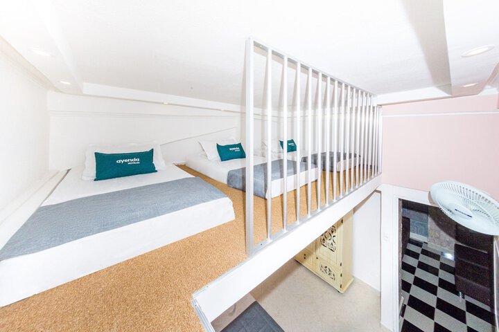 Room 16 of 32