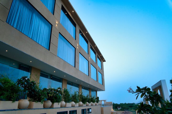 Hotel 73 of 77