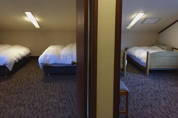 Room 18 of 40