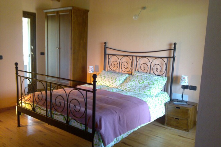 Room 15 of 36