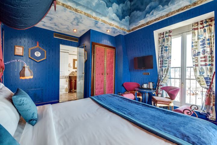 Room 15 of 53