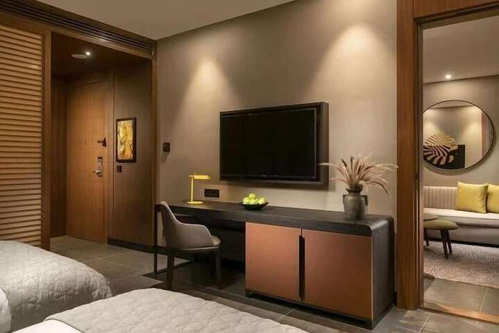 Room 119 of 429