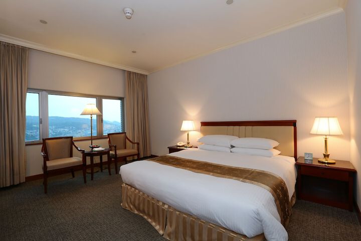 Room 7 of 43