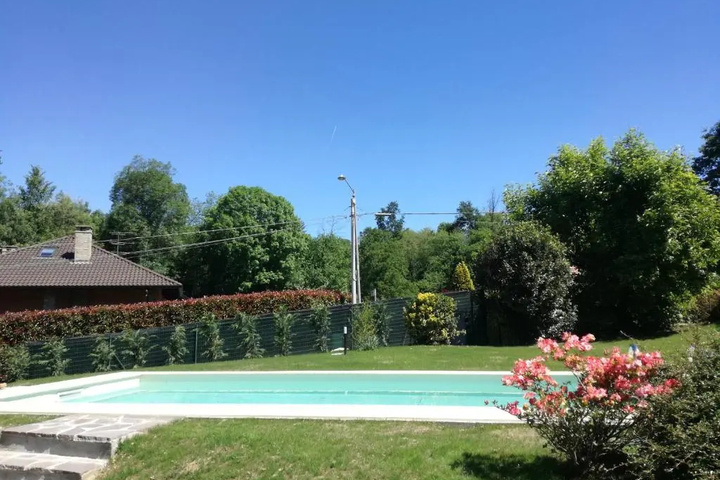 Pool 10 of 13