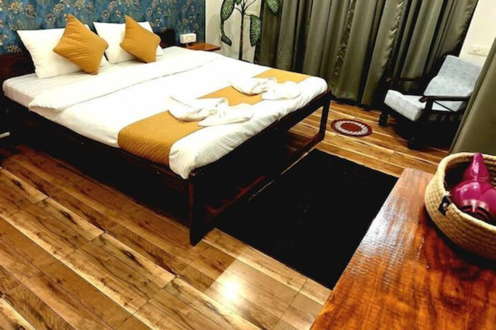 Room 11 of 26