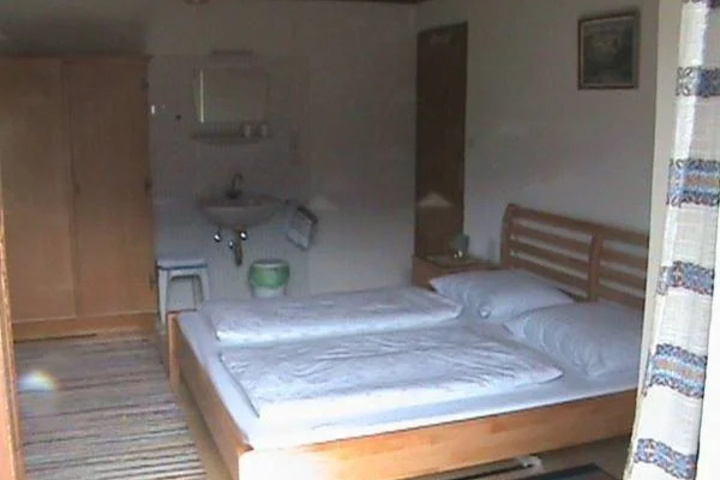 Room 2 of 10