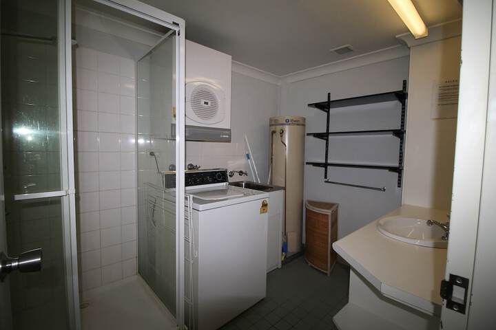 Room 8 of 12