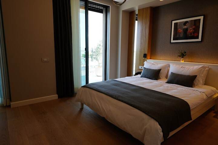 Room 42 of 91