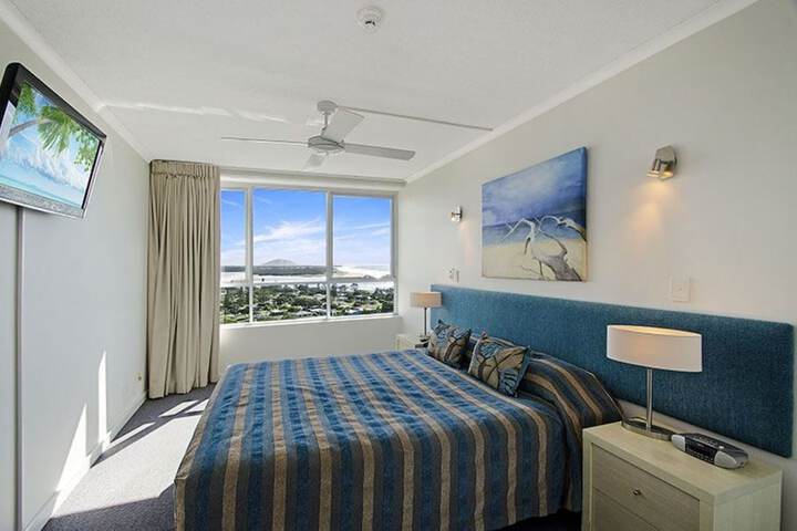 Room 5 of 136