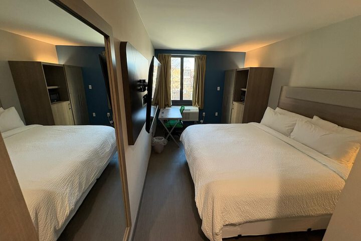 Standard King Bed Accessible (2 of 12)