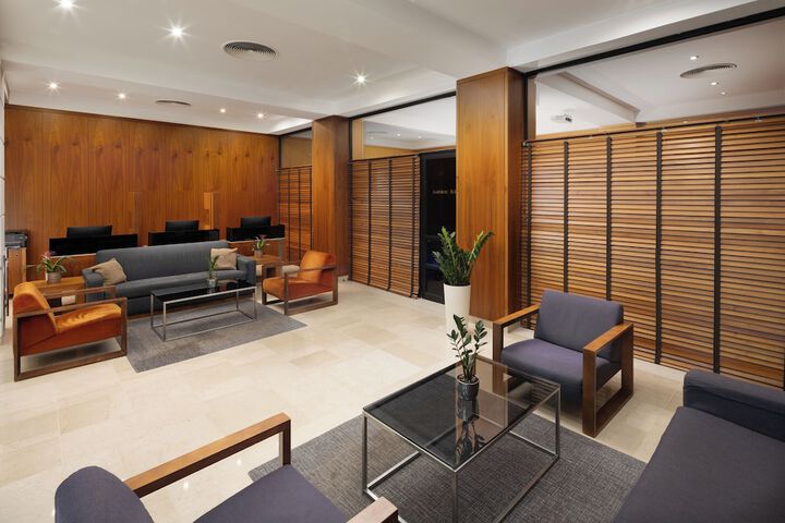Entrance & Lobby