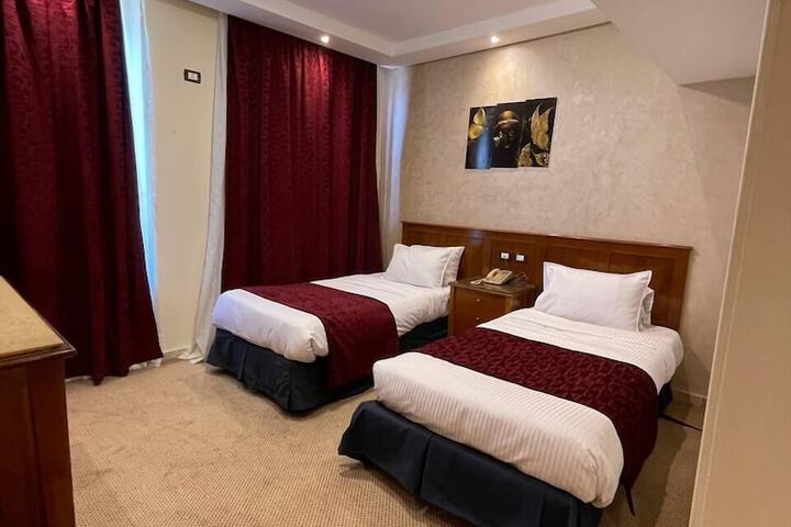 Room 10 of 90