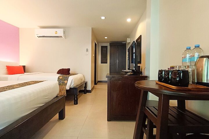 Room 39 of 242