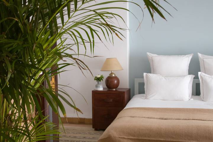 Room 25 of 174
