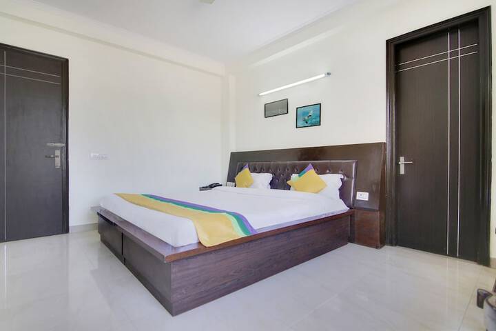 Room 20 of 28