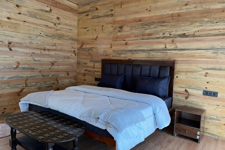 Room 4 of 14