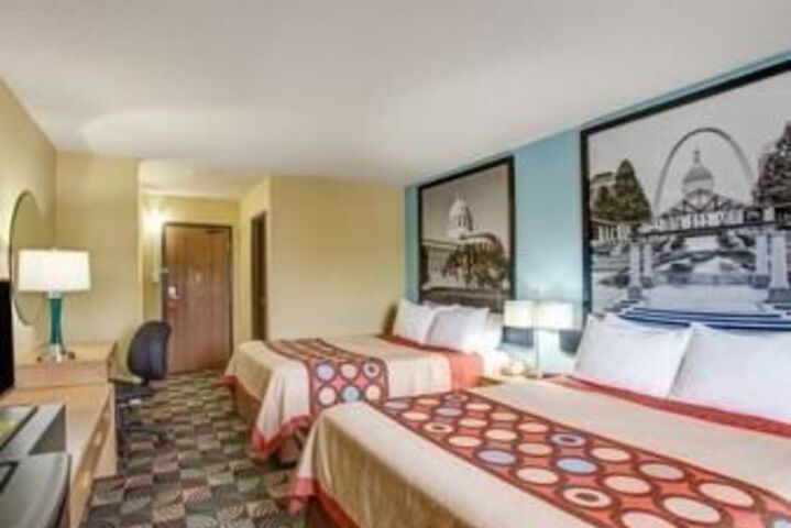 Room 27 of 48