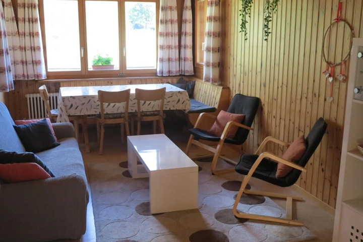 Room 8 of 11