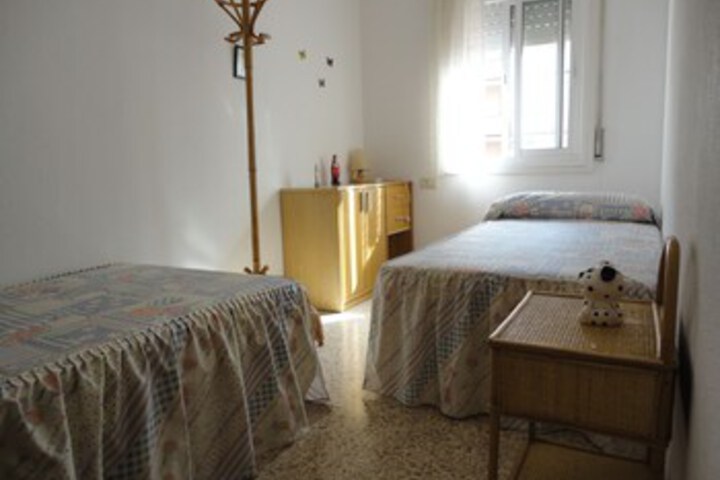 Room 28 of 34