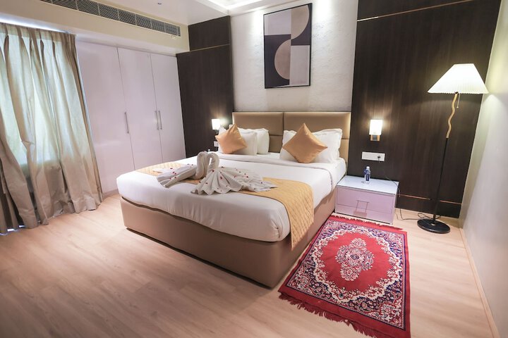 Room 5 of 15