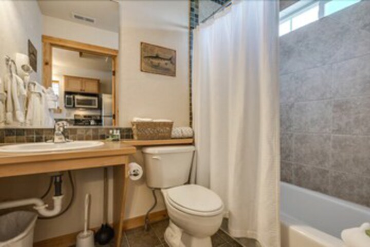 Room 2 of 17