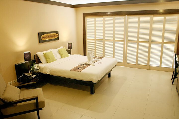 Room 3 of 44