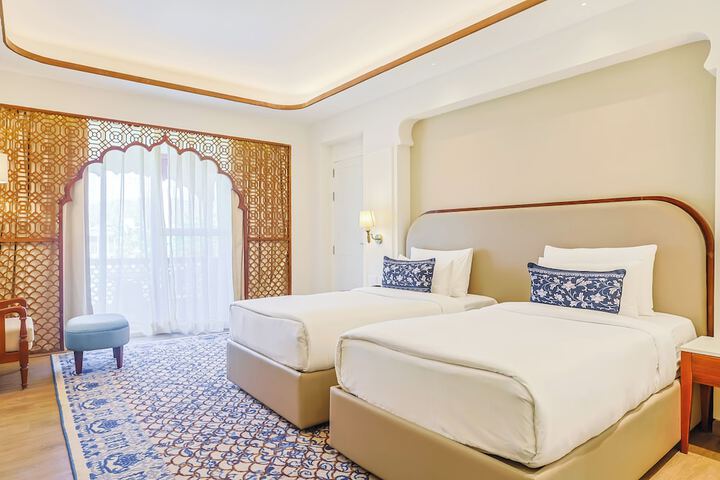 Room 40 of 170