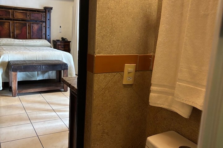 Room 66 of 150