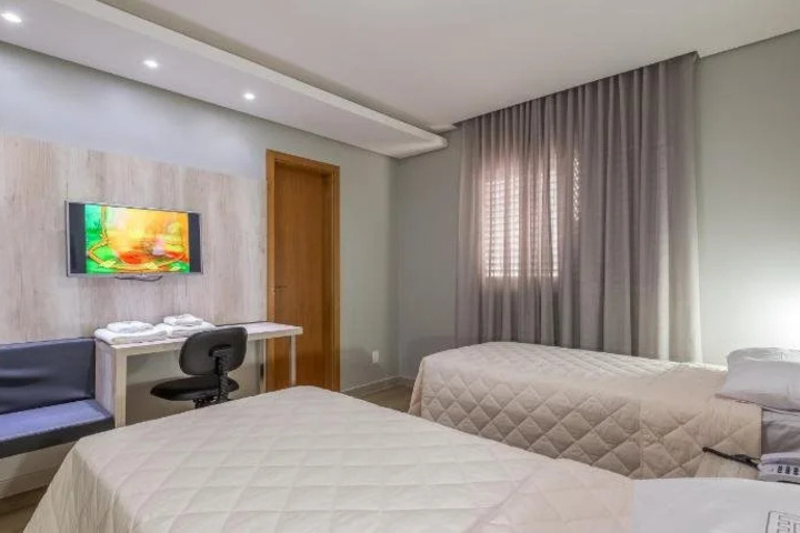 Room 5 of 17