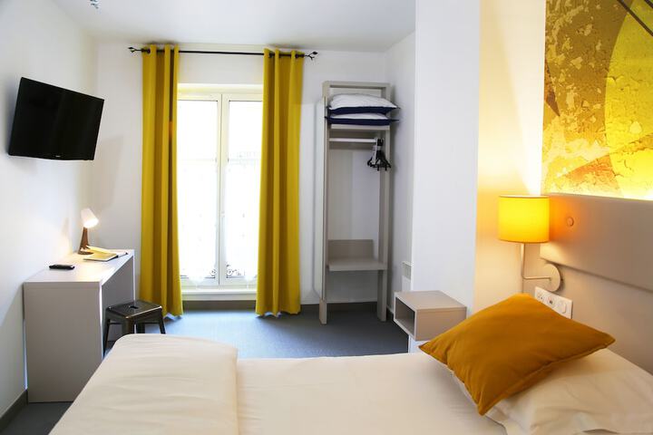 Room 34 of 112